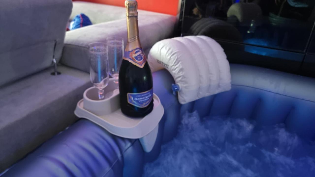 Love Room Sexy Love Cosy Lib Proche Centre Gare A Pied อุลเน-ซู-บัว ภายนอก รูปภาพ